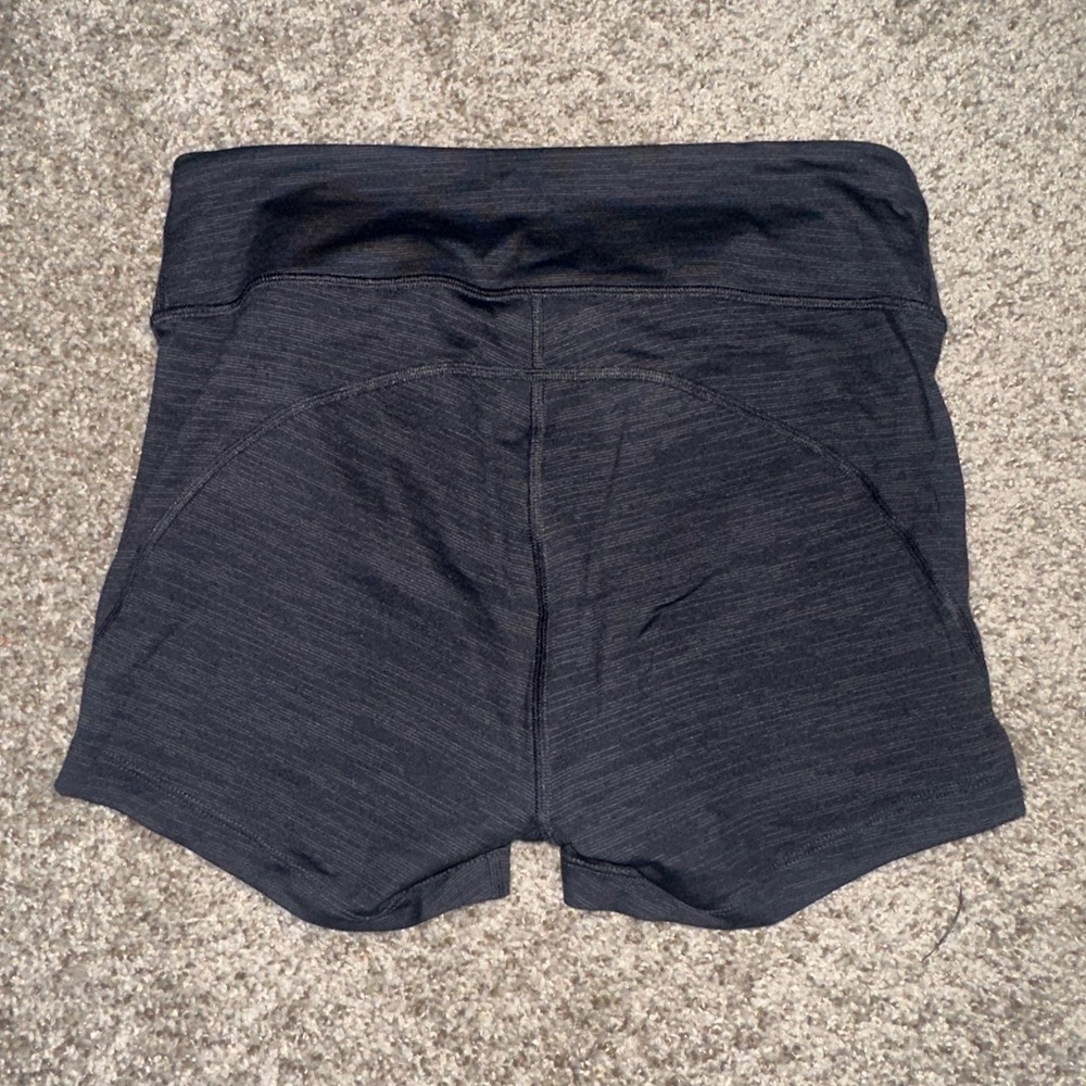 OV Outdoor Voices M Gray Workout Shorts NEW Black Lines Yoga Pant Hiking NWOT